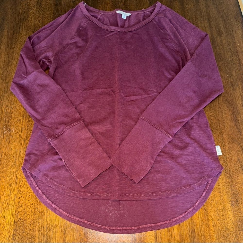Frye and Co Long Sleeve Burgundy Tee Shirt Thumb Holes Size Medium